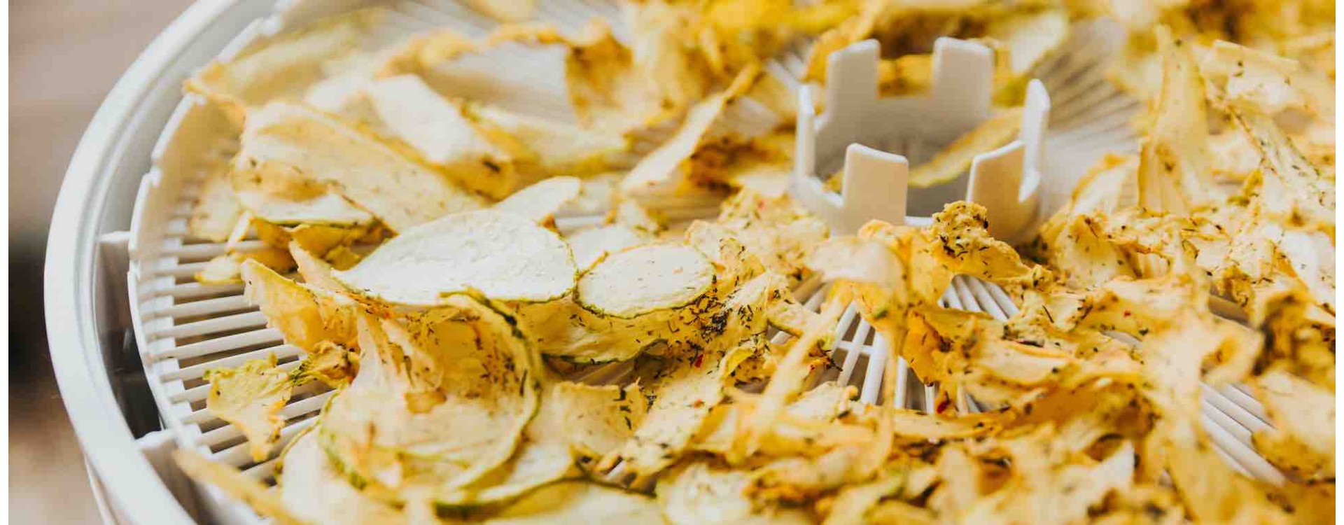 Cukinijų traškučiai: 4 receptai kiekvieno skoniui