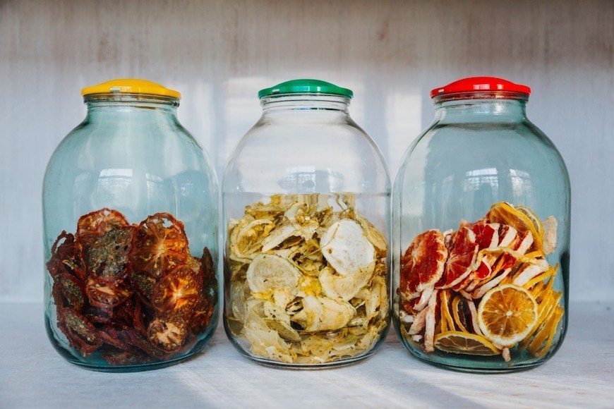 Kaip teisingai laikyti džiovintus vaisius, uogas, daržoves ir grybus