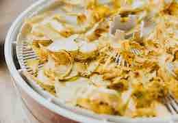 Cukinijų traškučiai: 4 receptai kiekvieno skoniui