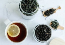 Fermentuota aviečių lapų arbata